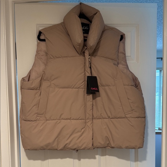 Beige Puffer Vest - Picture 4 of 5